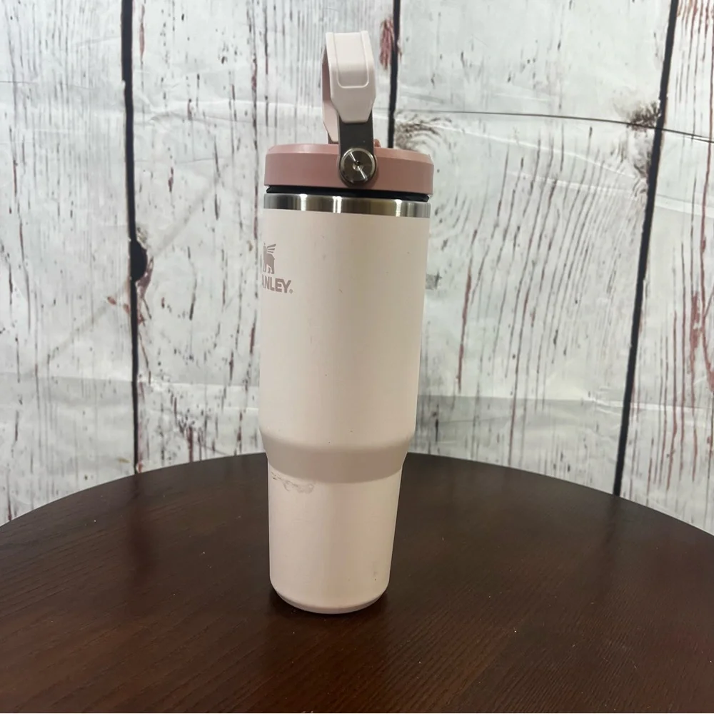 Stanley Iceflow Flip Straw Pale Pink 30 oz Travel Mug with Foldable Handle - Picture 2 of 12